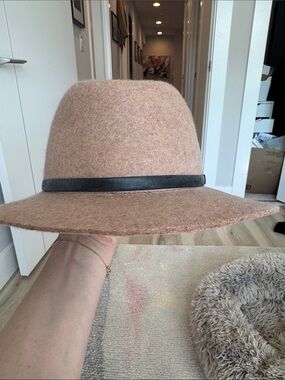 Banana Republic camel women’s felt hat